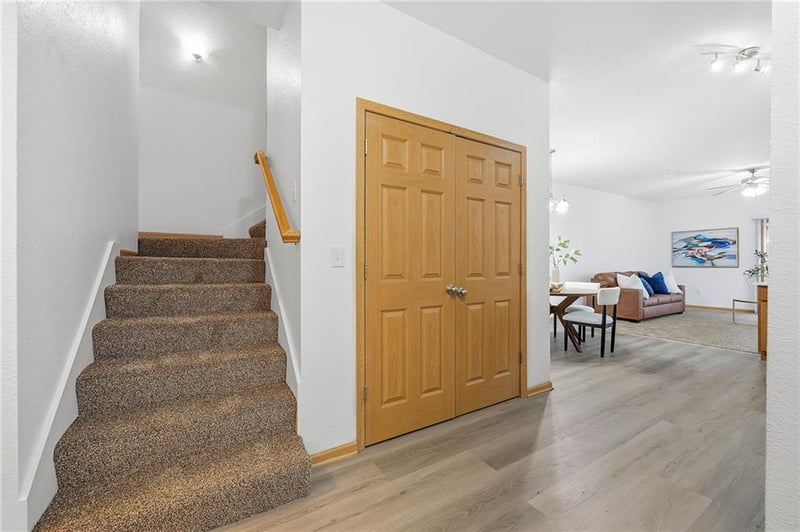 3320 103rd Pl, Kansas City, KS 66109