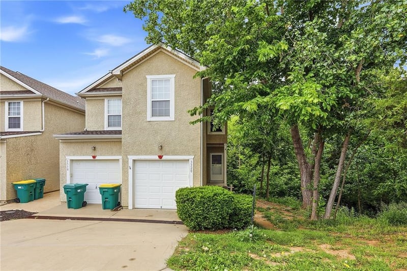 3320 N 103rd Pl, Kansas City, KS 66109