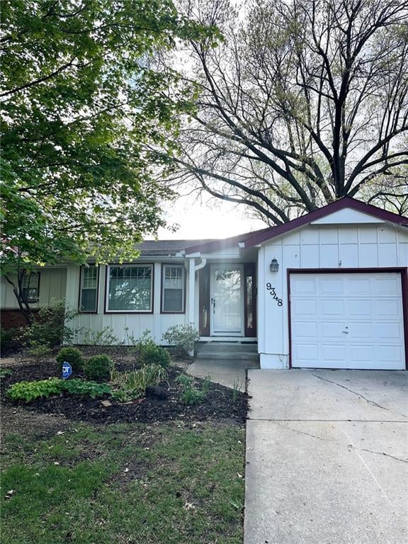 9348 Hardy Dr, Overland Park, KS 66212