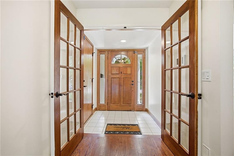 9348 Hardy Dr, Overland Park, KS 66212