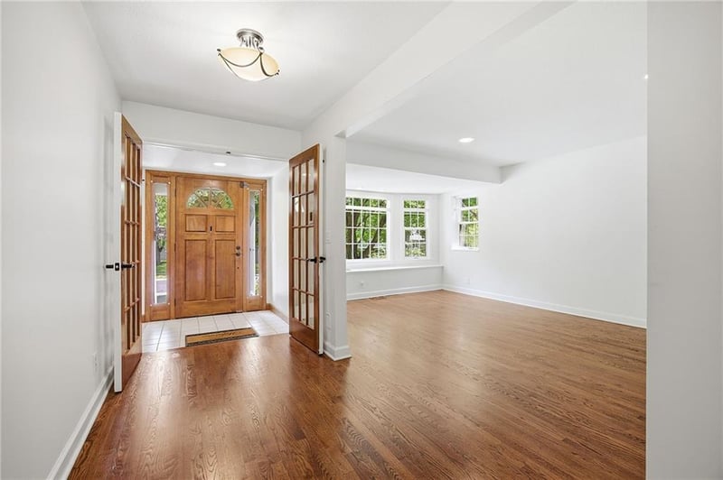 9348 Hardy Dr, Overland Park, KS 66212