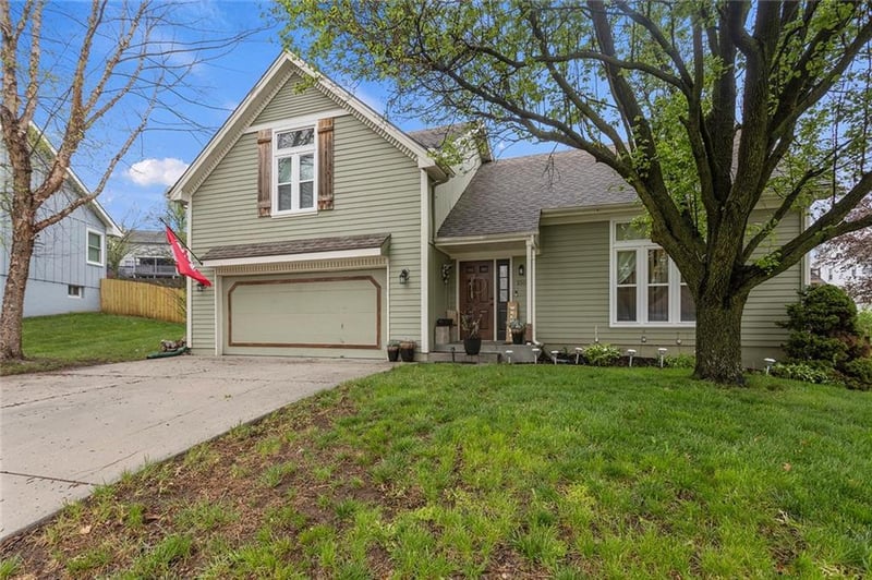 1550 Dover Ct, Liberty, MO 64068