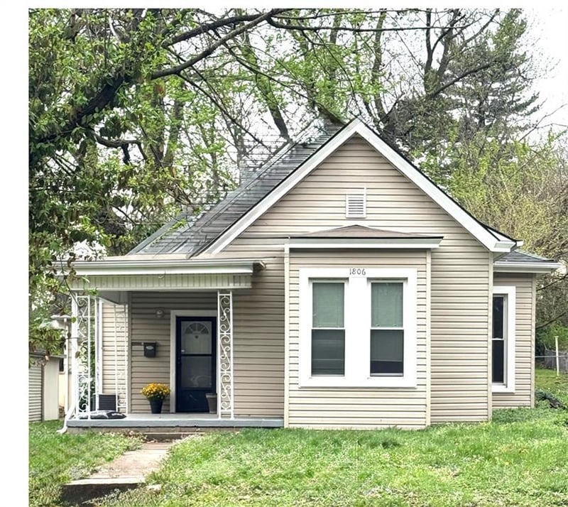 1806 22nd St, St Joseph, MO 64505