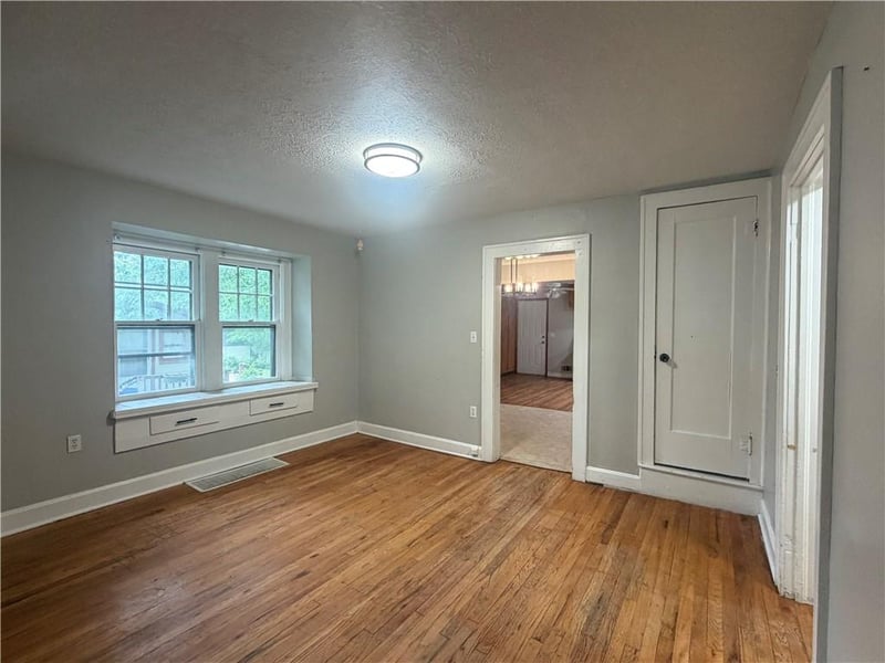 918 Liberty St, Independence, MO 64050