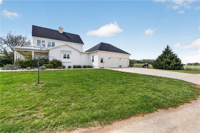 17270 Stillwell Rd, Bonner Springs, KS 66012