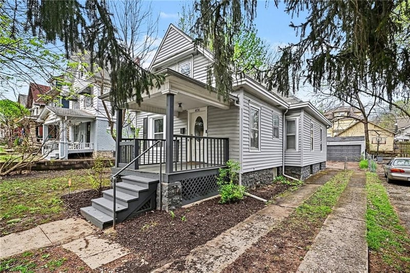 4136 Holly St, Kansas City, MO 64111