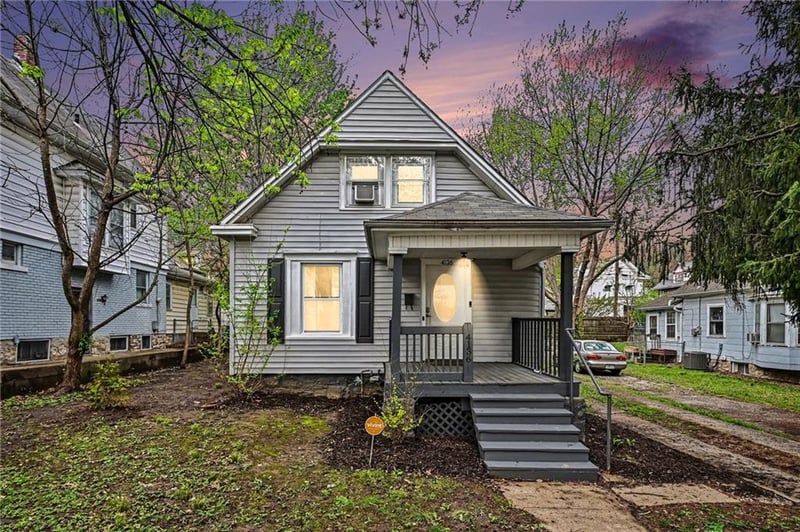 4136 Holly St, Kansas City, MO 64111