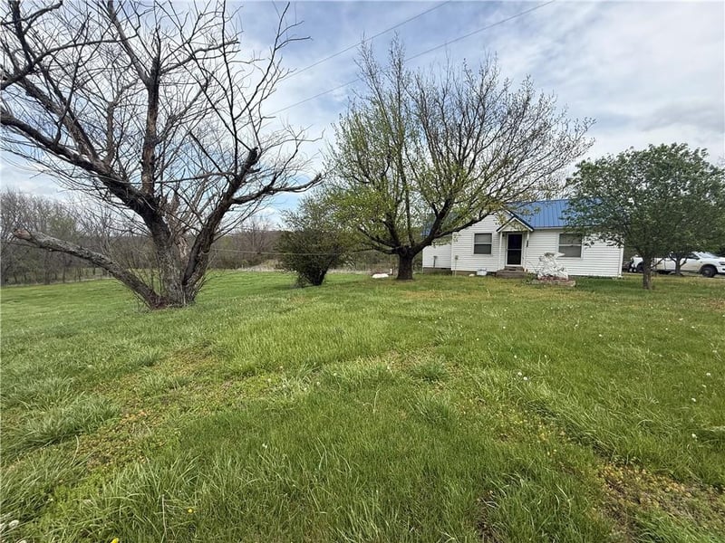 13371 Ks Highway 7 Hw, Mound City, KS 66056