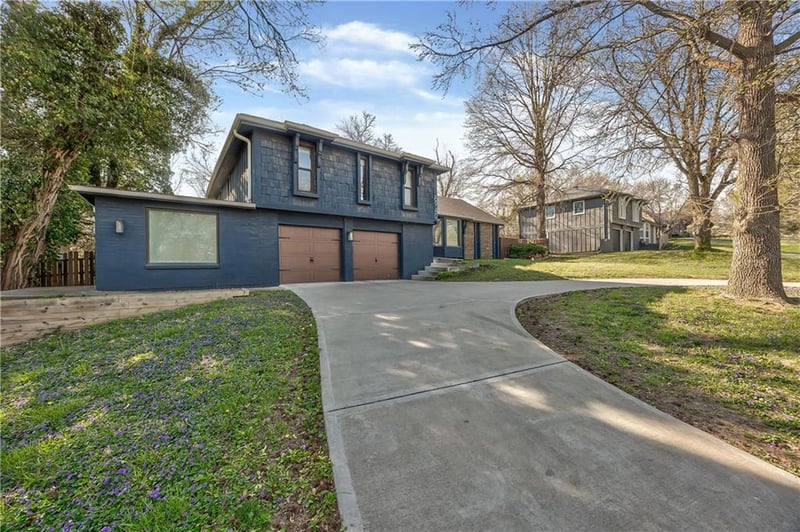 8940 Nall Ave, Overland Park, KS 66207