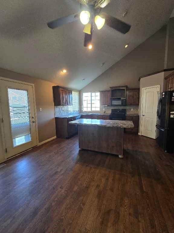 4000 Cades Cv, Leavenworth, KS 66048