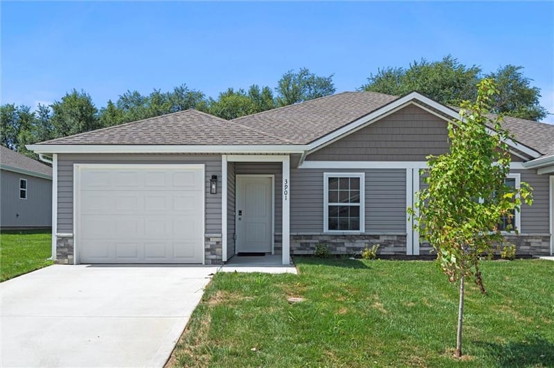 3824 93rd St, Kansas City, MO 64154