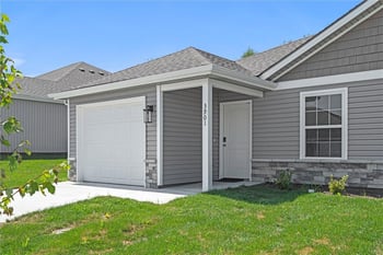 3824 93rd St, Kansas City, MO 64154