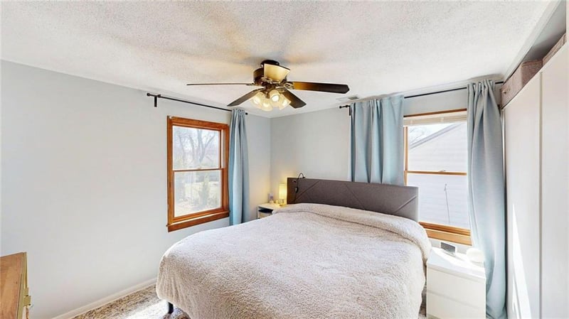 7709 Robinson St, Overland Park, KS 66204