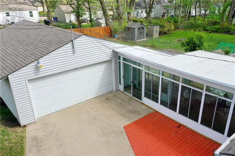 7709 Robinson St, Overland Park, KS 66204