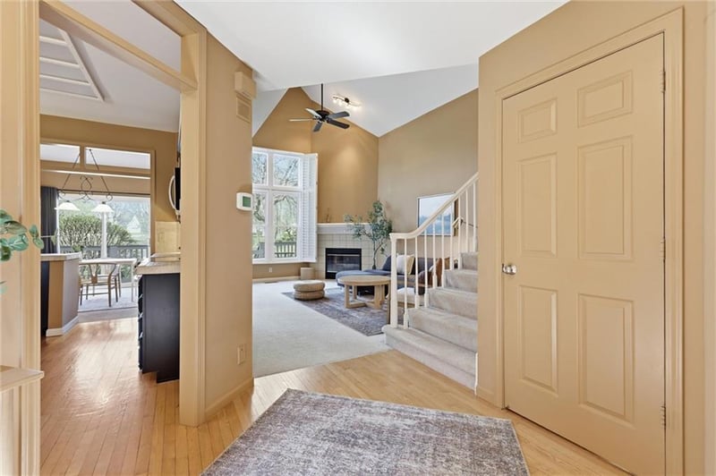 2419 W 137th Pl, Leawood, KS 66224