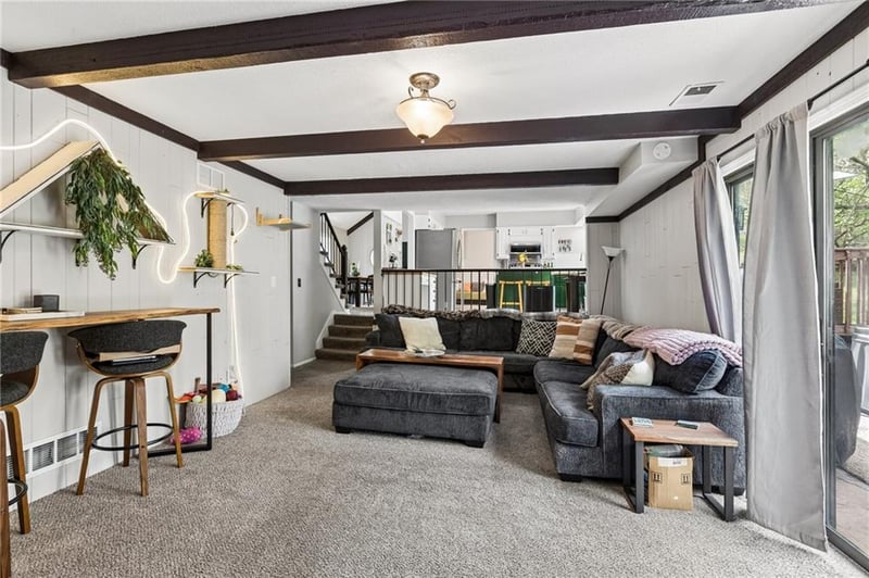 3509 Apple Tree Ln, Kansas City, MO 64119