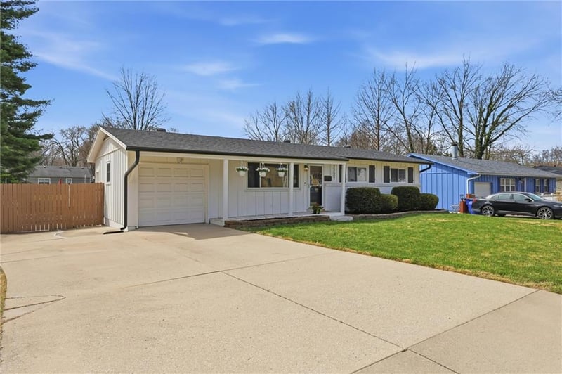 7721 65th St, Overland Park, KS 66202