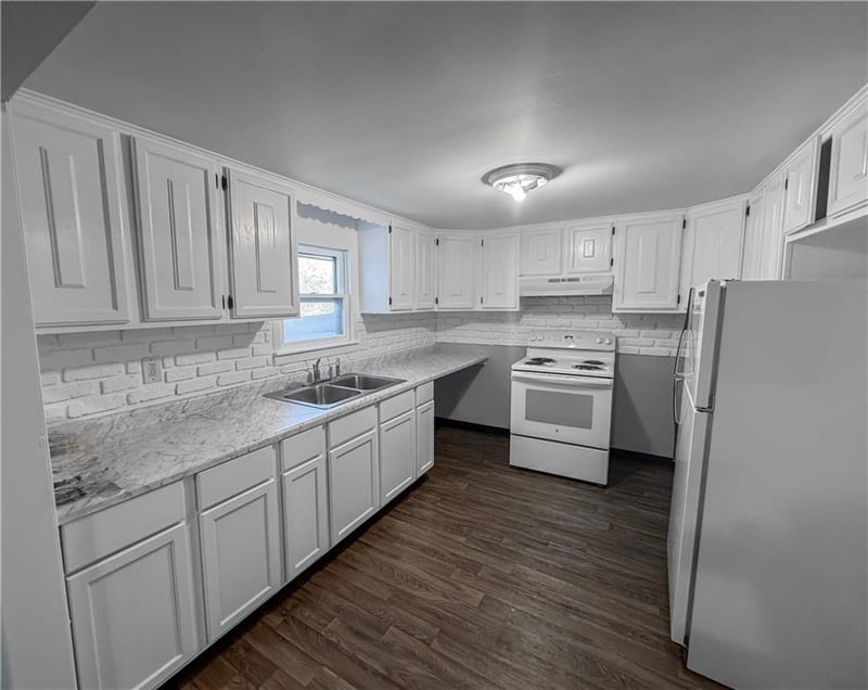 930 Stone St, Independence, MO 64050
