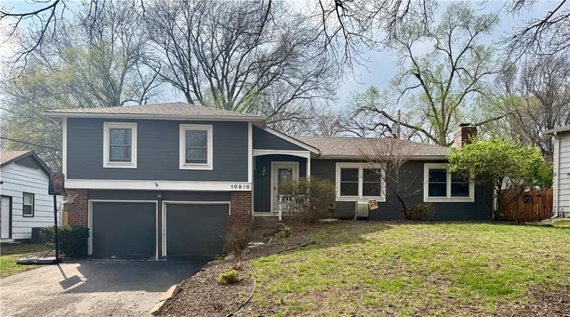 10810 Oak St, Kansas City, MO 64114