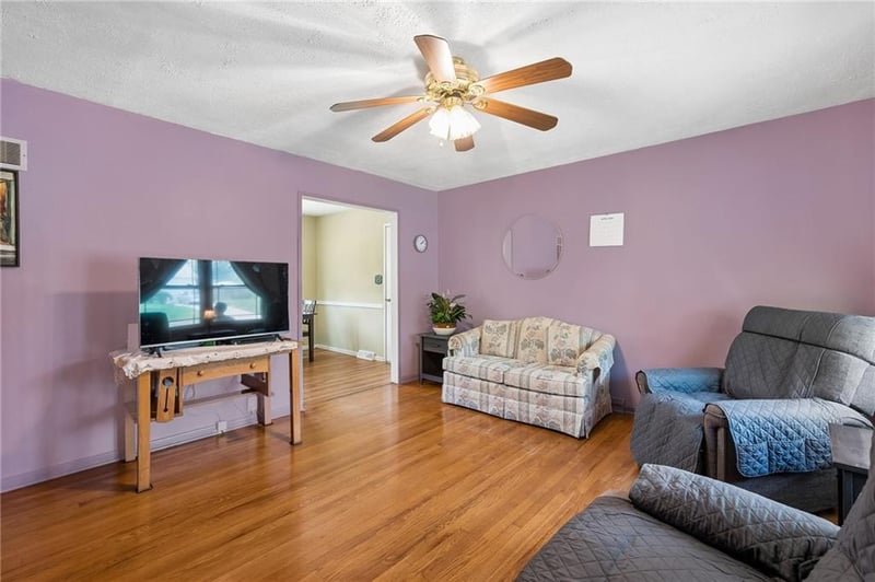 8412 England St, Overland Park, KS 66212