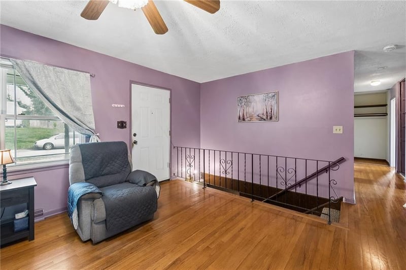 8412 England St, Overland Park, KS 66212