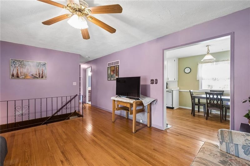 8412 England St, Overland Park, KS 66212