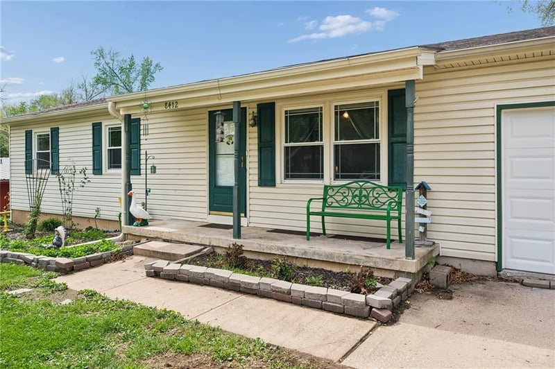 8412 England St, Overland Park, KS 66212