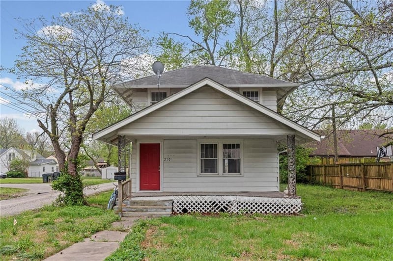210 12th St, Ottawa, KS 66067