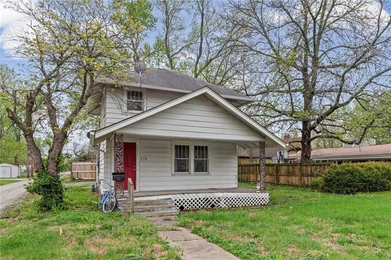 210 12th St, Ottawa, KS 66067