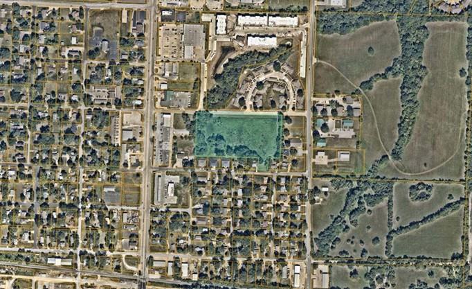 301 7th St, Oak Grove, MO 64075