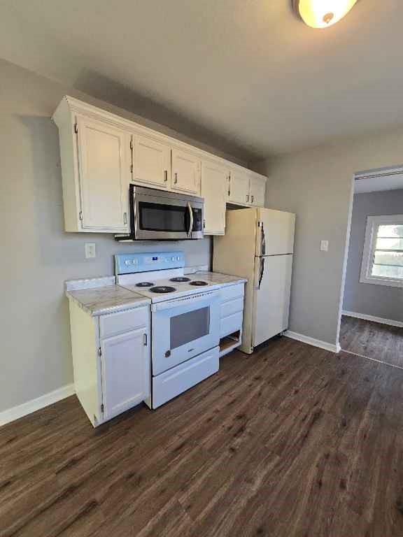 313 Kay St, Lansing, KS 66043