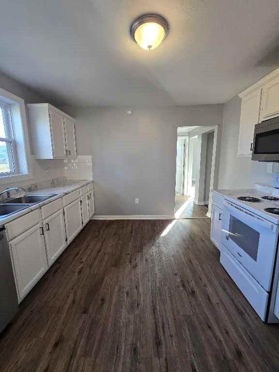 313 Kay St, Lansing, KS 66043
