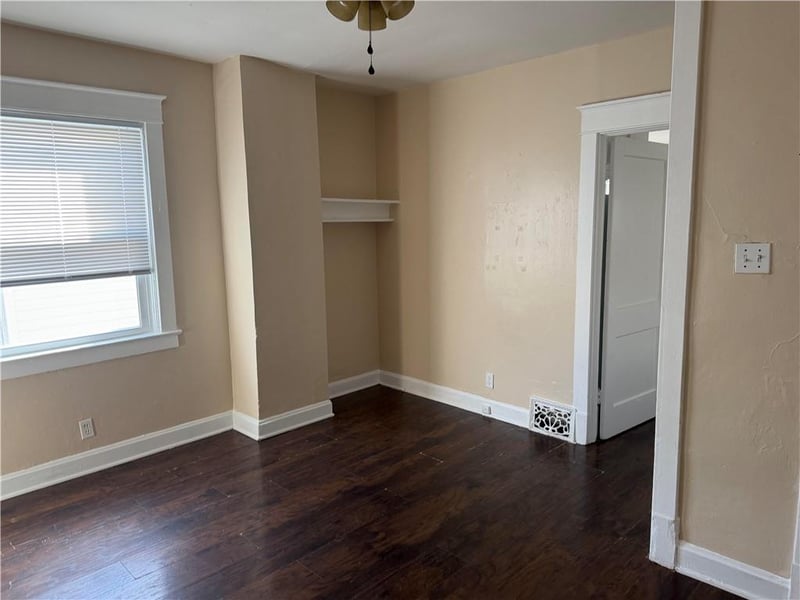 217 13th St, Kansas City, KS 66102