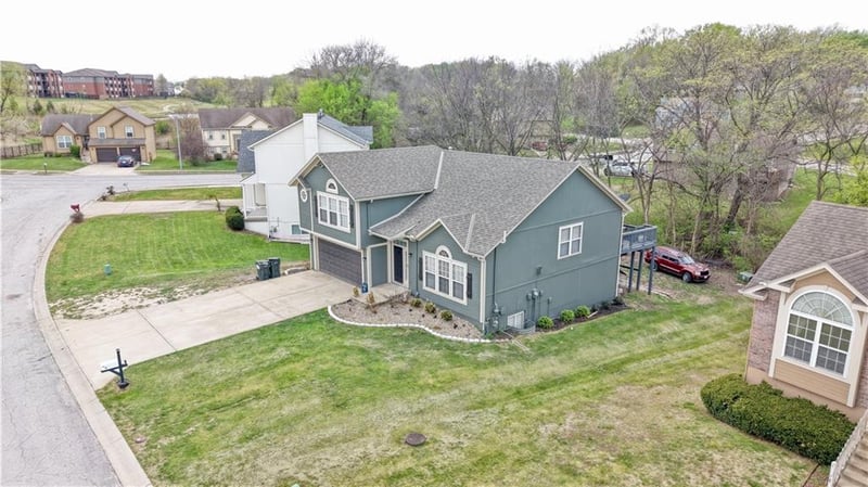 14912 Pine View Dr, Grandview, MO 64030