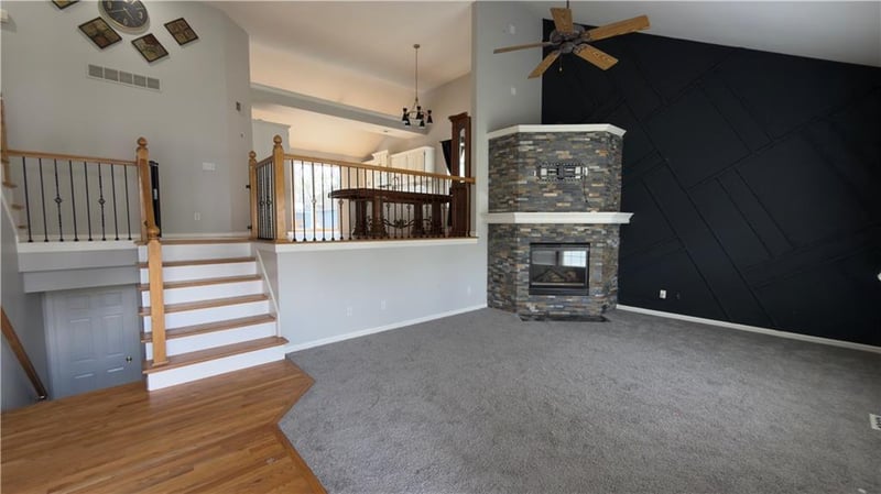 14912 Pine View Dr, Grandview, MO 64030