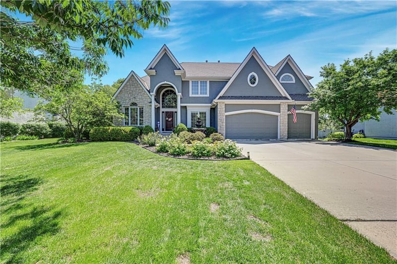 5013 150th St, Leawood, KS 66224