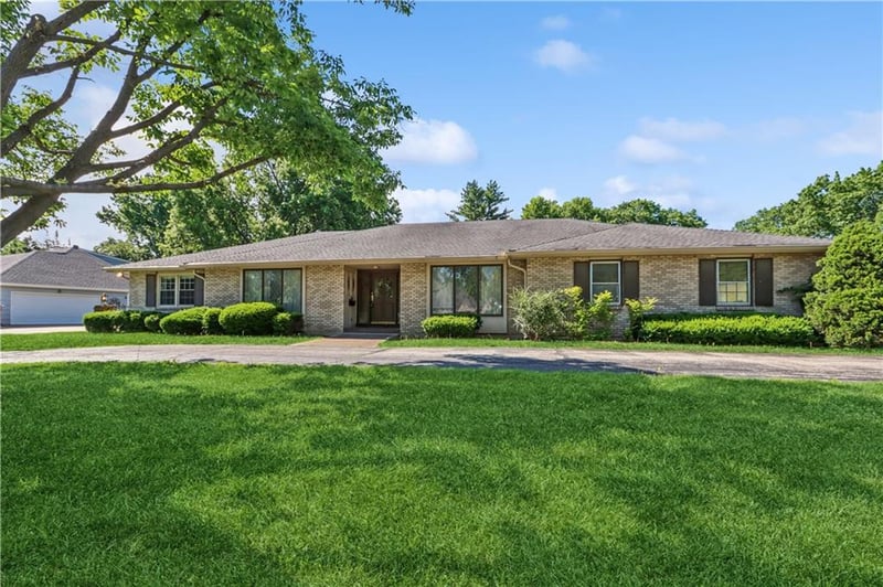 911 111th Ter, Kansas City, MO 64114