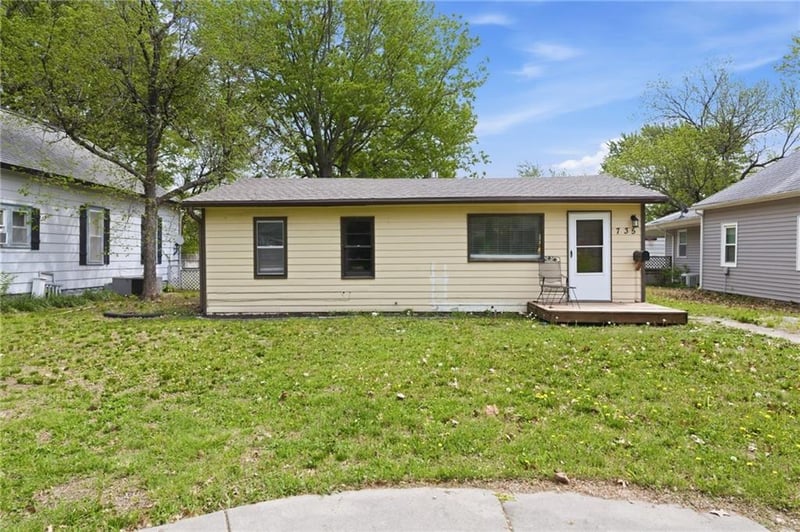 735 Willow St, Ottawa, KS 66067