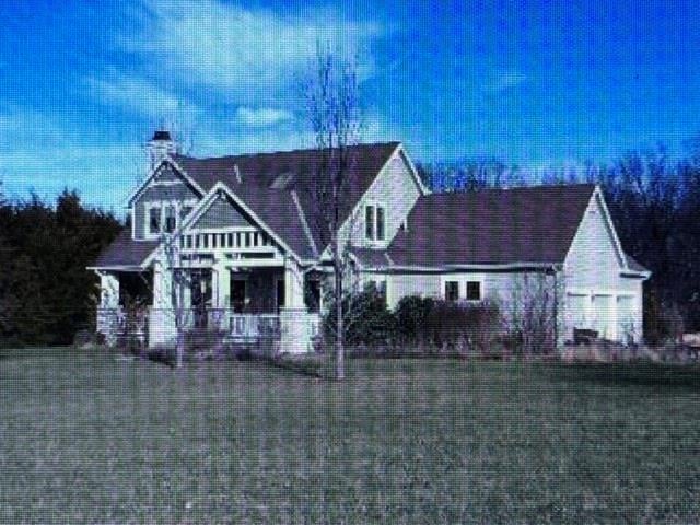 1424 N 960 Rd, Lawrence, KS 66046
