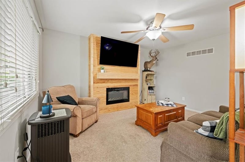 6437 Mercier St, Kansas City, MO 64118