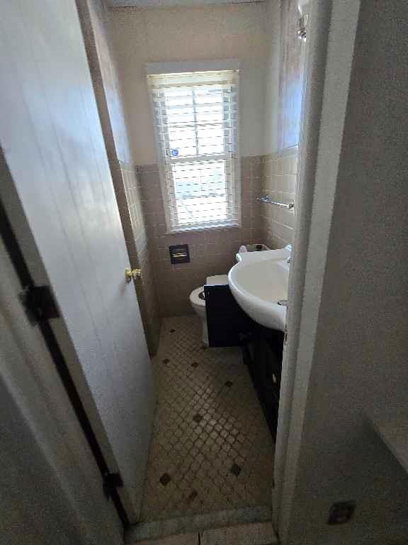1625 Lakeside Dr, Topeka, KS 66604