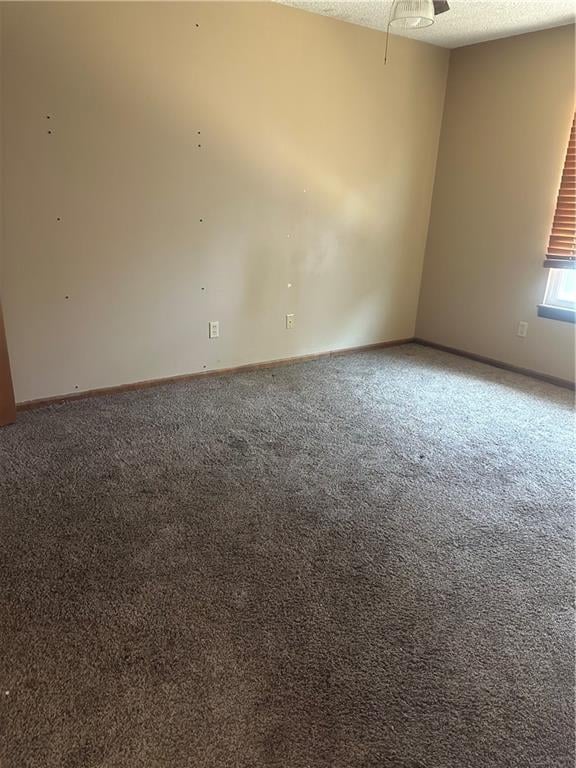 8213 Mace Rd, Kansas City, MO 64152