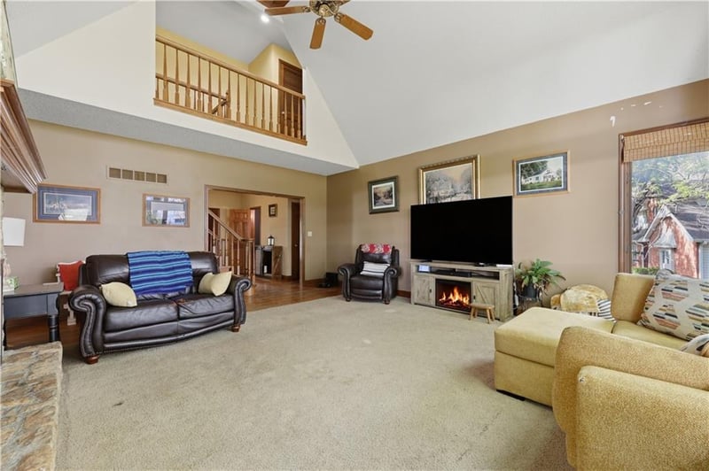 3312 Meyer Blvd, Blue Springs, MO 64015