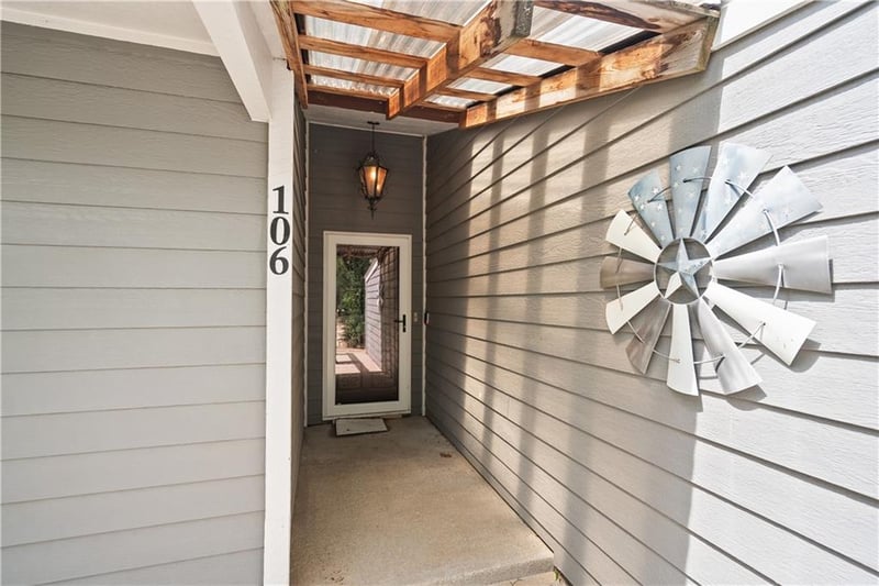 106 Oak Hills Dr, Coffeyville, KS 67337