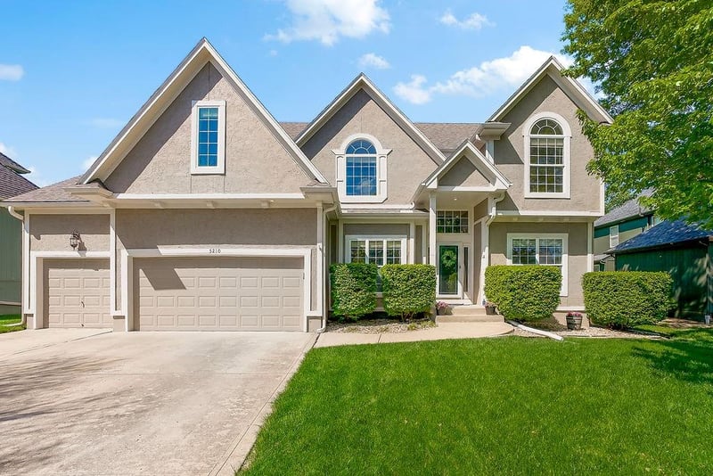 5210 Round Prairie St, Shawnee, KS 66226