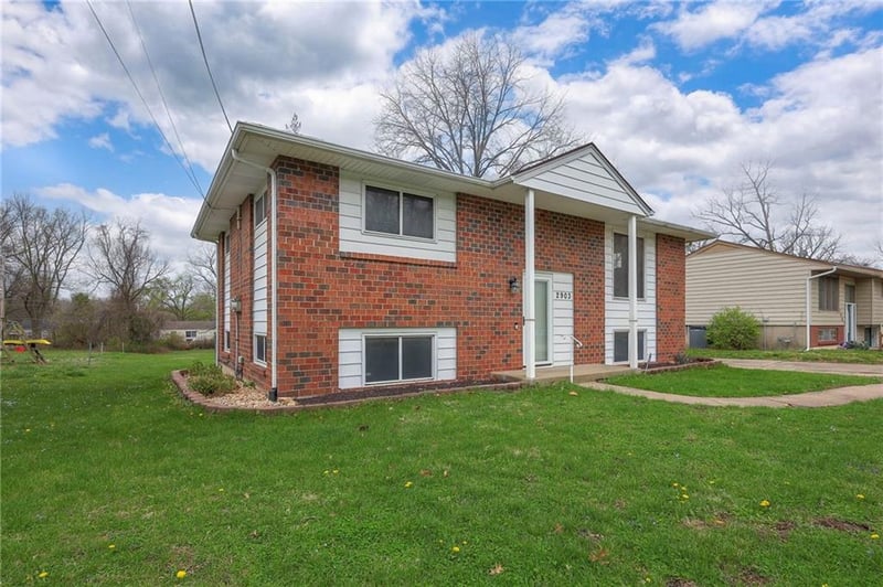 2903 56th Ter, Kansas City, MO 64119