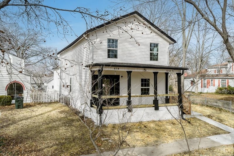 614 Chestnut St, Leavenworth, KS 66048