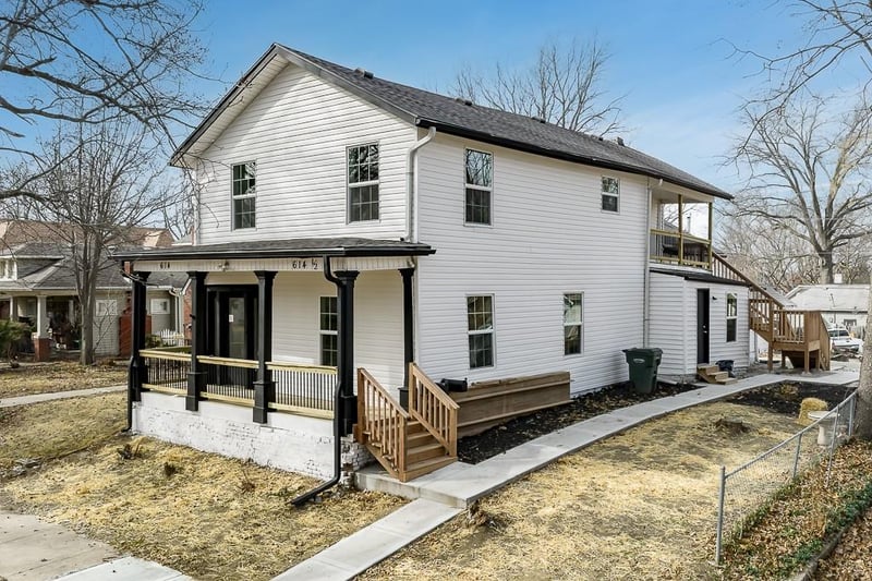 614 Chestnut St, Leavenworth, KS 66048