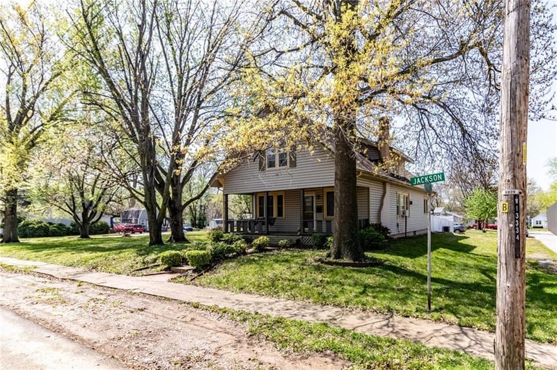 401 Jackson St, Windsor, MO 65360
