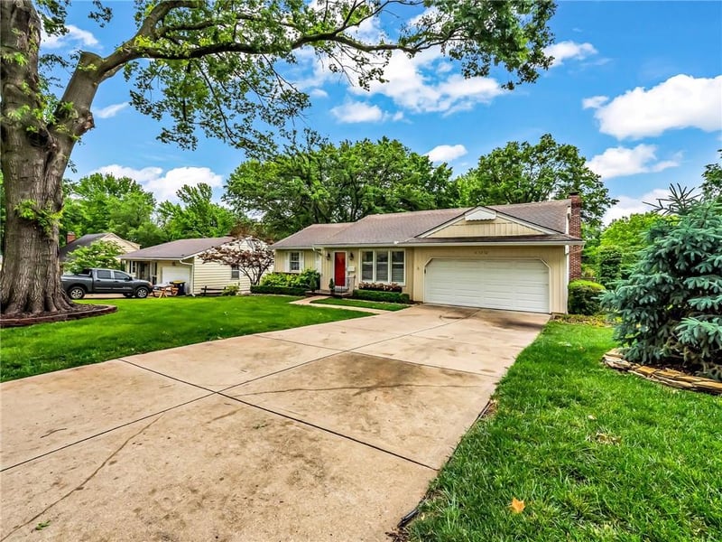 409 108 Ter, Kansas City, MO 64131